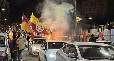 Kars'ta sarı-kırmızı gece