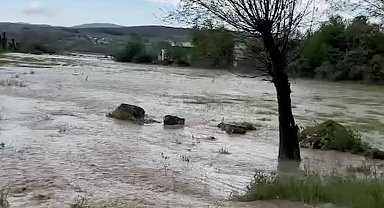 Kastamonu'da kuvvetli sağanak hayatı olumsuz etkiledi