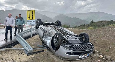 Kastamonu'da su birikintisine kapılan otomobil takla attı