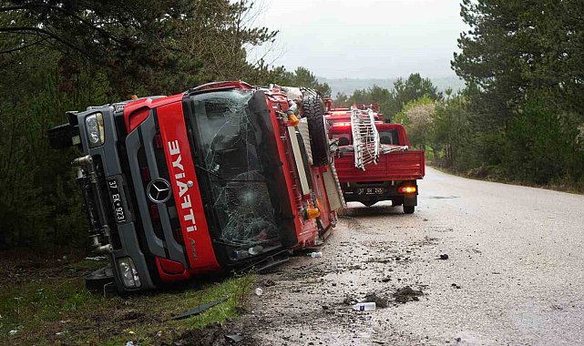 Kastamonu'da yangın ihbarına giden itfaiye aracı kaza yaptı: 3 yaralı