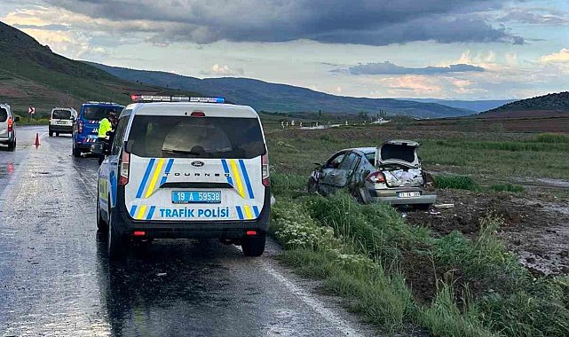 Kaygan yolda kontrolden çıkan otomobil takla attı: 5 yaralı
