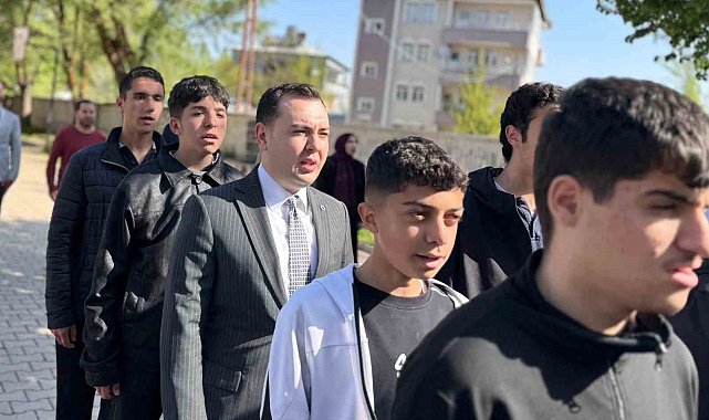 Kaymakam Güney, haftaya öğrencilerle başladı