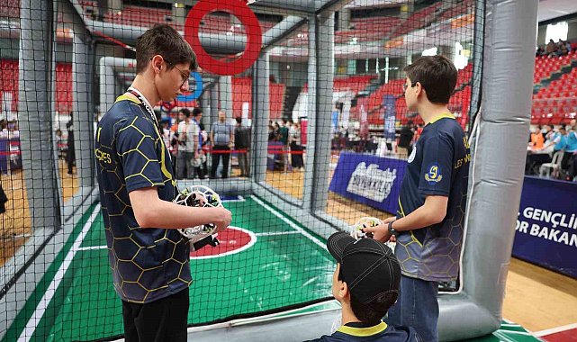 Kayseri Büyükşehir, Drone Soccer Türkiye Şampiyonası'na ev sahipliği yaptı