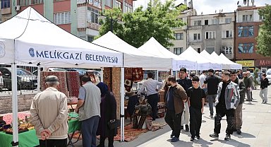 Kayseri Melikgazi Antika Pazarı'na büyük ilgi