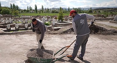 Kayseri Melikgazi'de mezarlıklar bayrama hazır