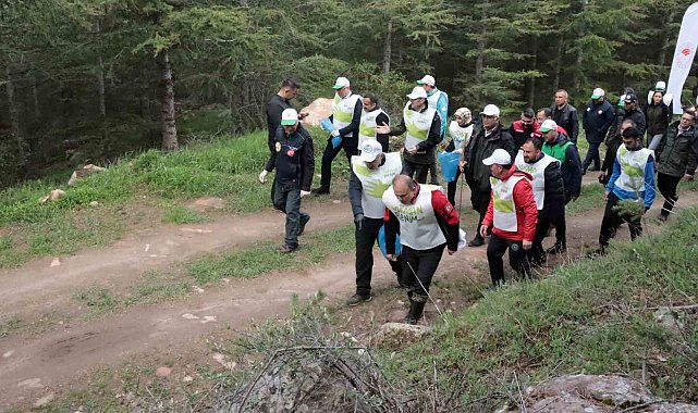 Kayseri protokolü yangınlara karşı ormanda temizlik yaptı
