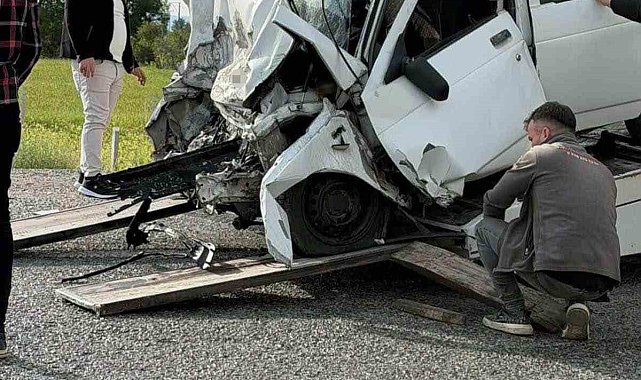 Kayseri'de otomobil ile hafif ticari araç çarpıştı: 1 ölü, 2 yaralı