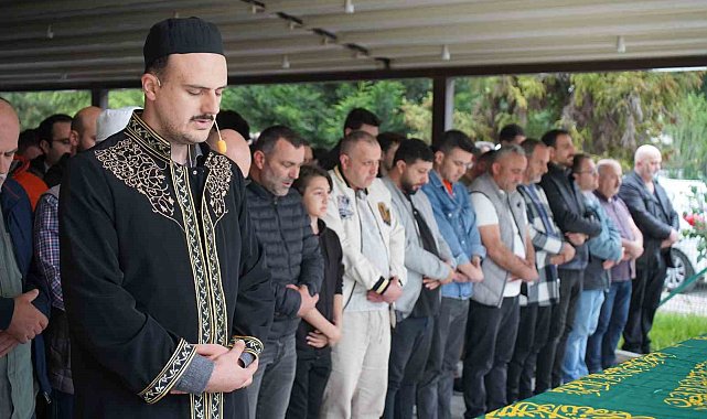 Kayseri'deki feci kazada hayatını kaybeden intern doktor Sakarya'da defnedildi