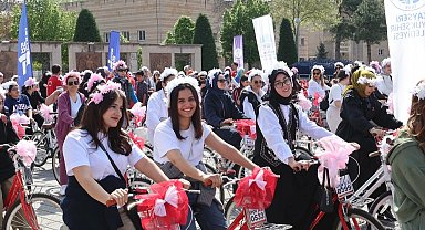 Kayseri'de 'çiçek' annelerden bisiklet turu