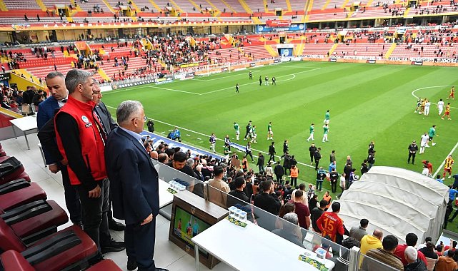 Kayserispor Onursal Başkanı Büyükkılıç: "Kayserispor bu şehrin değeridir"