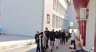 Kendilerini hakim, savcı ve polis olarak tanıtıp milyonluk vurgun yapan şebeke çökertildi