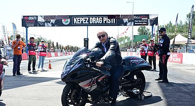 Kepez Belediye Başkanı Kocagöz, hız tutkunlarının heyecanına ortak oldu