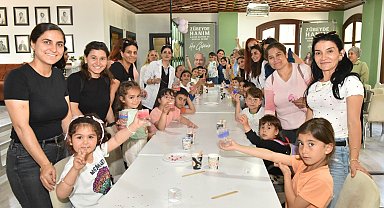 Kepez'de anne ve çocuklar renkli mum atölyesine katıldı