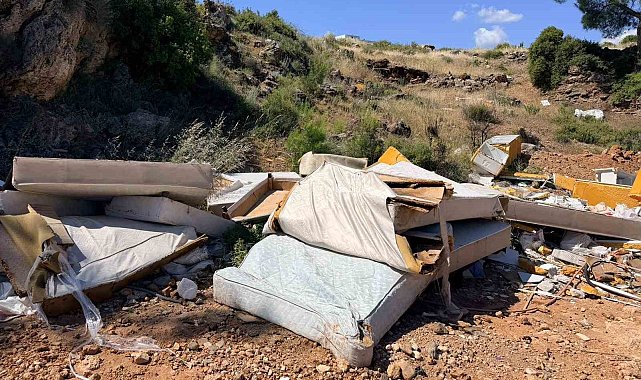 Kepez'de çevreyi kirletenlere foto kapanlı takip