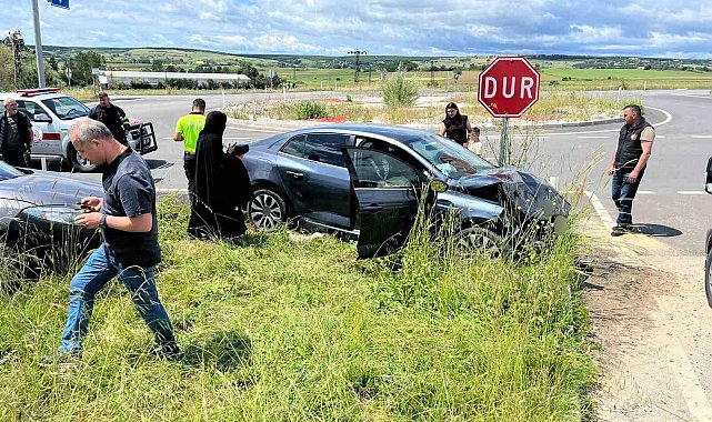 Kırklareli'nde iki otomobil çarpıştı: 6 yaralı