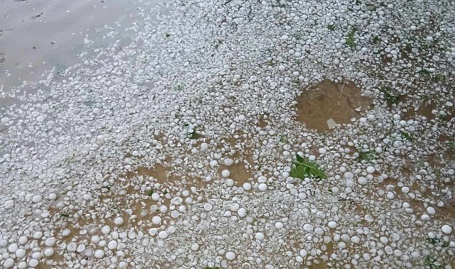 Kırklareli'nde şiddetli dolu yağışı: Köy ve çevresi beyaz örtüyle kaplandı