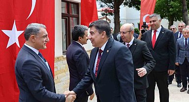 Kırşehir'de devlet protokolü bayramlaştı