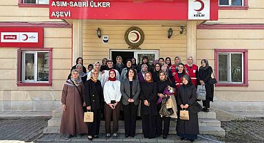Kızılay'dan hem anne hem baba olan kadınlara Anneler Günü sürprizi