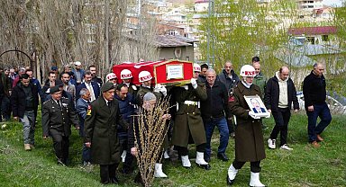 Kızından Kıbrıs gazisi babasına veda: "Babamla gurur duyuyorum"