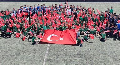 Kocaeli Çayırova'da 19 Mayıs Gençlik Turnuvası düzenlendi