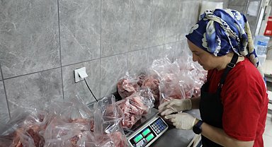 Kocaeli İzmit Belediyesi'nin et bağışı kampanyasıyla dayanışma büyüyor
