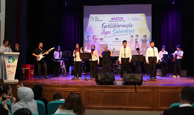 Kocaeli İzmit'te özel bireylerden sanat dolu performans
