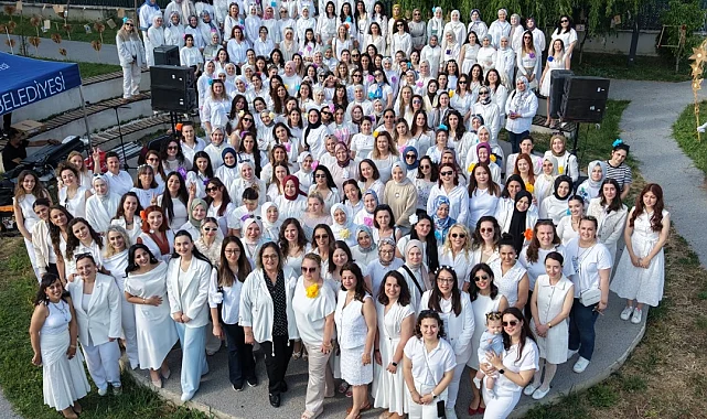 Kocaeli'de İzmit Belediyesi anneleri unutmadı