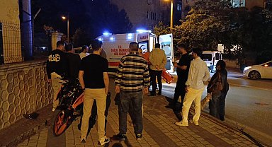 Kontrolden çıkan motosiklet duvara çarptı: 1 yaralı