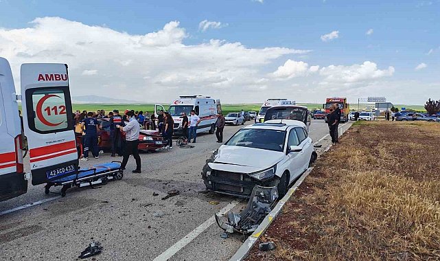 Konya'da 2 otomobil çarpıştı: 5 yaralı