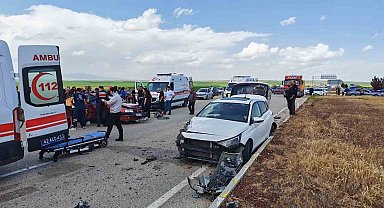 Konya'da 2 otomobil çarpıştı: 5 yaralı