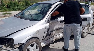 Konya'da iki otomobil çarpıştı: 5 yaralı