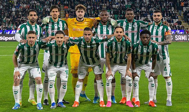 Konyaspor'da İlhan Palut geldi, bahar geldi