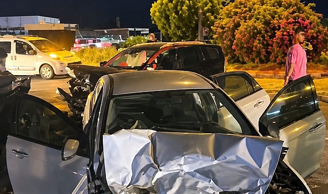 Köpeğe çarpan otomobil karşı şeride geçti: 2 yaralı