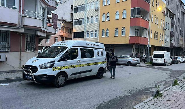 Küçükçekmece'de husumetliler arasında silahlı çatışma: 1 yaralı