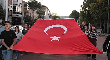 Kula'da 19 Mayıs coşkusu fener alayıyla taçlandı