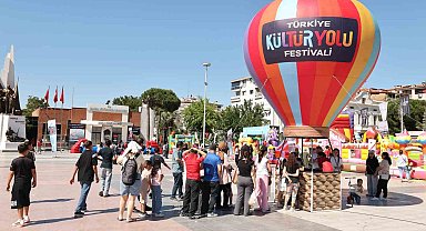 Kültür Yolu Festivali coşkusu Manisa'ya damga vurdu