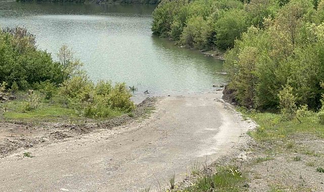 Kuraklığı fırsata çevirmişlerdi: Baraj doldu, yol sular altında kaldı