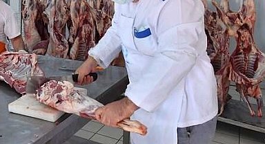 Kurban kesimini işi bilen kasaplar yapmalı!