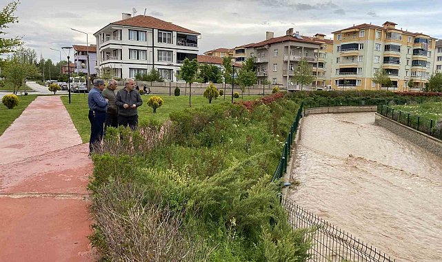 Kuruyan Delibaş deresi 25 yıl sonra yeniden coştu