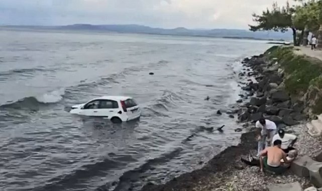Kuşadası'nda otomobil denize uçtu: 1 yaralı