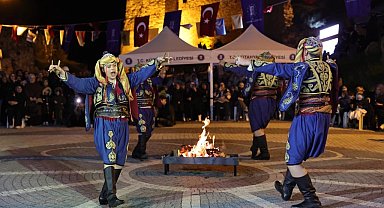 Kütahya Kalesi'nde 'Dilek Ateşi' yandı