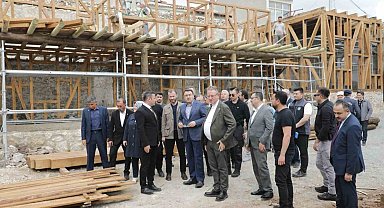 Kütahya Valisi Işın, Emet Hanı ve hayvan barınağında incelemelerde bulundu