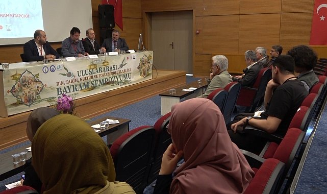 Kütahya'da bayramın dini ve kültürel boyutları masaya yatırıldı