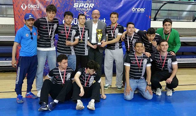 Kütahya'da ilk kez düzenlenen 'İmam Hatip Spor Oyunları' büyük heyecana sahne oldu