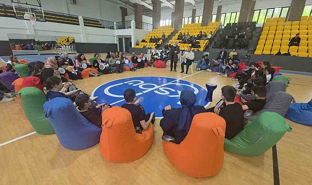 Kütahya'da işitme engelli bireyler ve öğrenciler "Ritimde Birlikteyiz" etkinliğinde buluştu