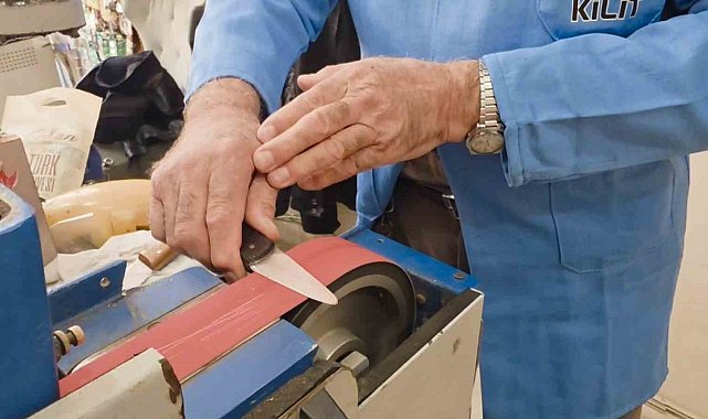 Kütahya'da Kurban Bayramı öncesi bıçak bileme mesaisi yoğunlaştı