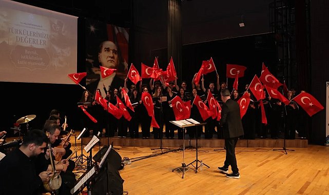 Kütahya'da "Türkülerimizde Değerler" konseri sanatseverlerden tam not aldı