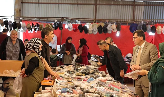 Kütahya'da Başkan Kahveci'den Bayram Pazarı'na ziyaret