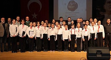 Kütahya'da minik seslerden türkü şöleni