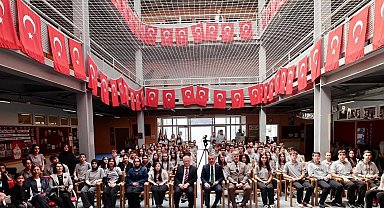 Liseli öğrenciler sordu, Başkan Büyükakın cevapladı